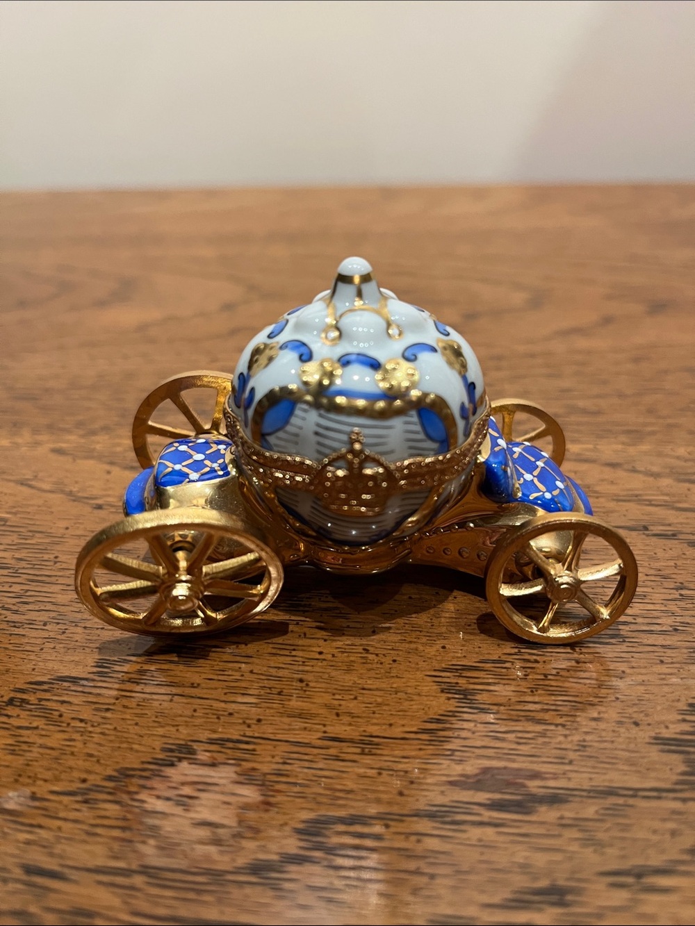 Rochard Limoges France Cinderella Coach Trinket Box Hand Painted w/ Slipper